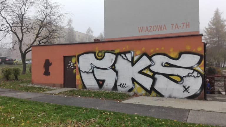 W Katowicach kibol GKSu Katowice zaczął strzelać do pracowników firmy oczyszczającej mur z graffiti