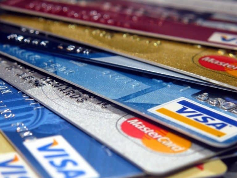 Visa i Mastercard wycofują się z Rosji. Rosjanie szukają alternatywy