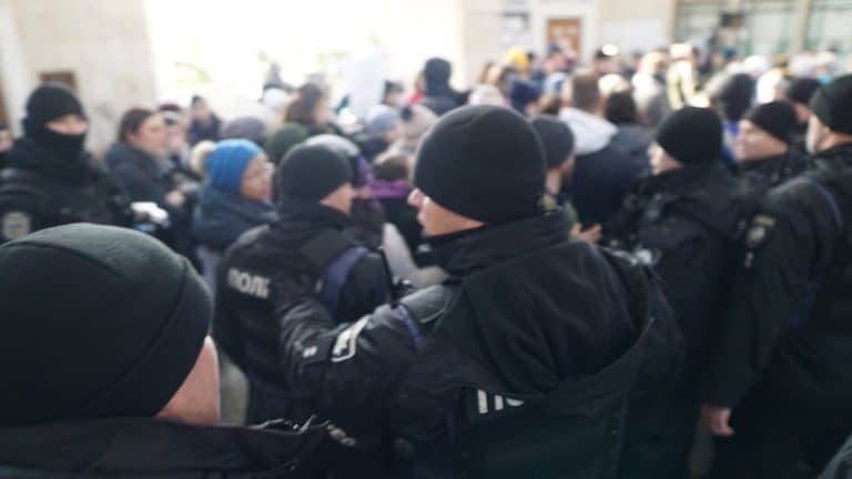 W Kijowie aktywiści radykalnych ugrupowań rozpędzili „Trans Marsz 2018”