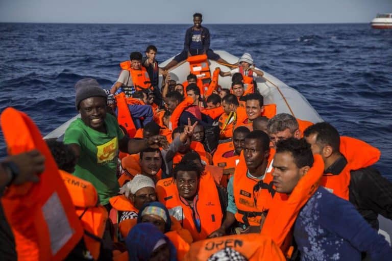 Łódź z 80 migrantami zatonęła u wybrzeży Tunezji