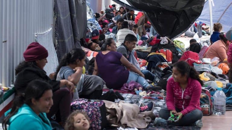 Burmistrz Tijuany ogłosił „kryzys humanitarny” z powodu karawany migrantów