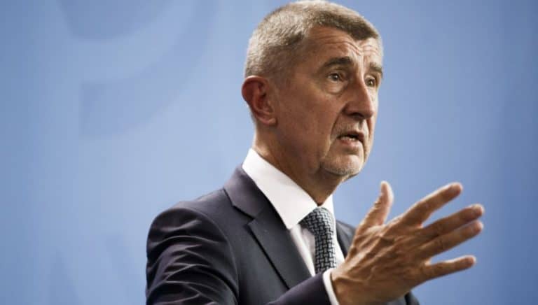 Premier Czech został oskarżony o zorganizowanie porwania własnego syna