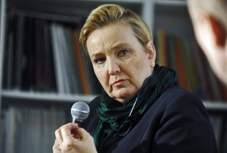 Róża Thun nawołuje do wzniecenia protestu „żółtych kamizelek” w Polsce…