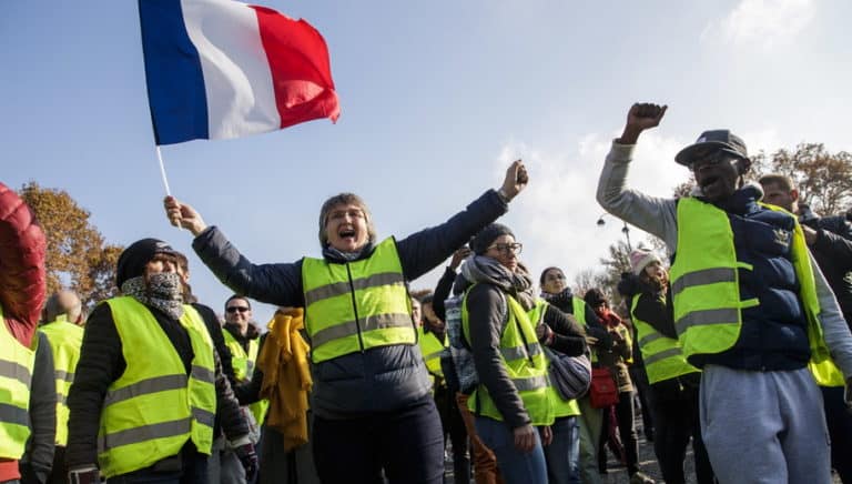 Francja: Żółte kamizelki zapowiadają protesty w Sylwestra