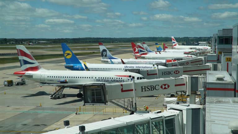 Dwie osoby zostały zatrzymane w związku ze sprawą dronów na lotnisku Gatwick