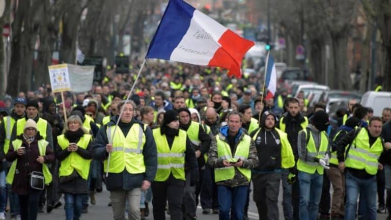 We Francji kolejne protesty „żółtych kamizelek”