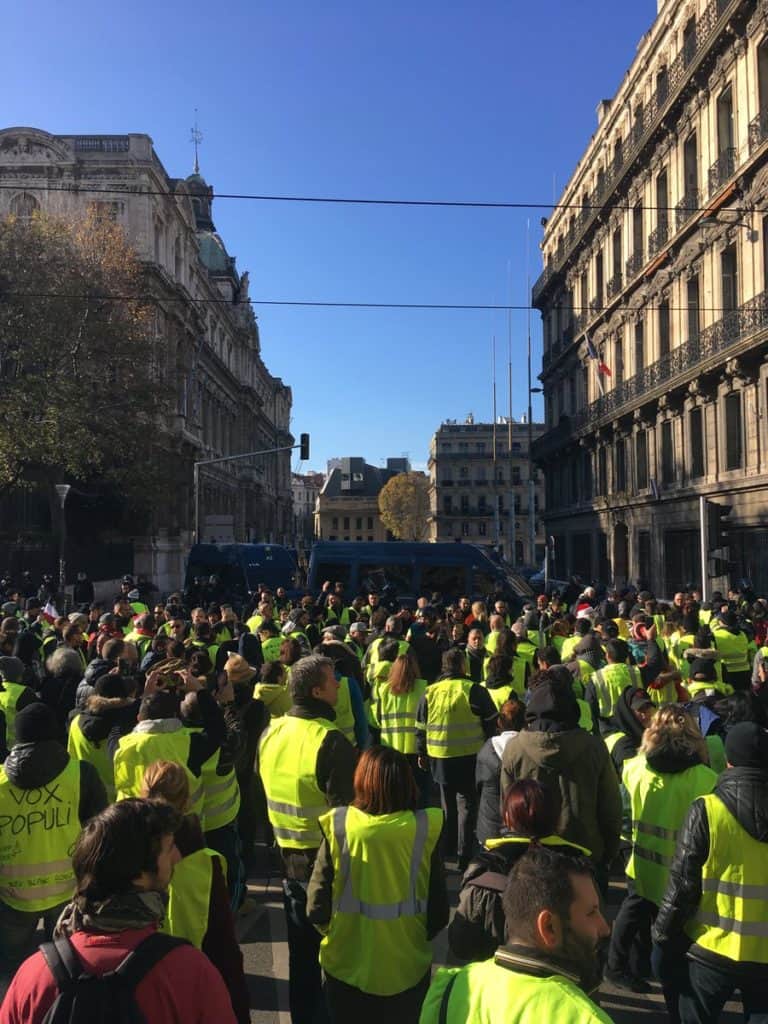 Tak przebiegały i przebiegają dzisiejsze protesty „żółtych kamizelek” we Francji