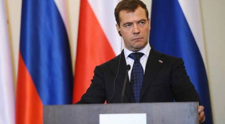 Miedwiediew grozi Estończykom: „To, że istniejecie, jest naszym niedociągnięciem”