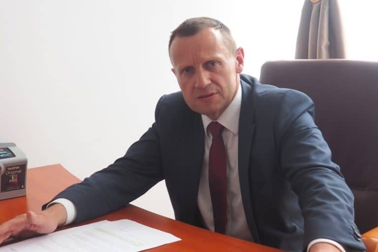 Poseł PiS zawiadomił prokuraturę, że został uderzony przez posła PO, postępowanie umorzono