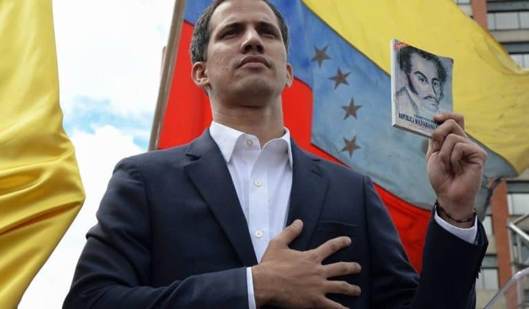 Hiszpania nie zamierza uznać Guaido za prawowitego prezydenta Wenezueli
