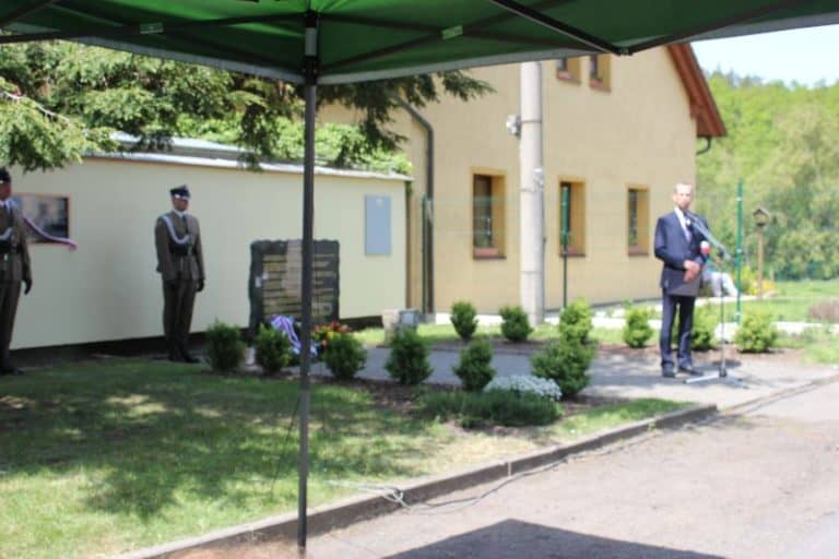 NSZ na uroczystościach wyzwolenia niemieckich obozów koncentracyjnych