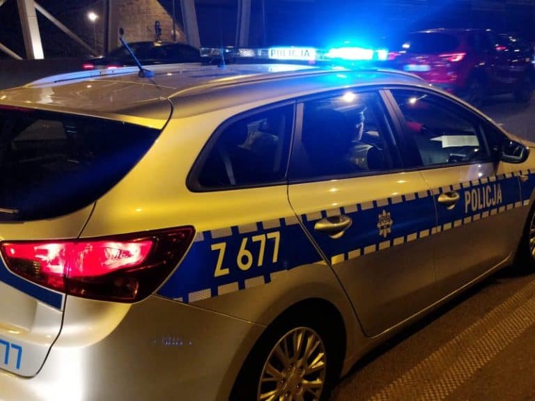 Strzały w Wołominie, policja zatrzymała dwóch cudzoziemców, obława trwa