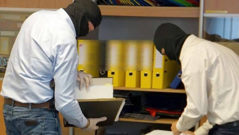 Kolejna osoba zatrzymana za przekręty na VAT, powodując milionowe straty