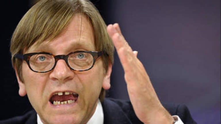 Verhofstadt w niewybredny sposób grozi Brytyjczykom