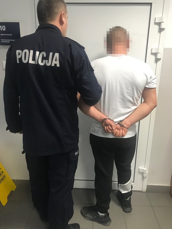 W Gnieźnie przestępcy próbowali odbić z rąk policjantów narkotyki