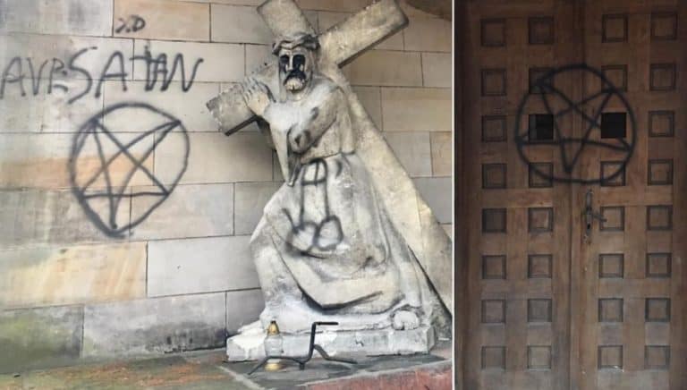 Sprofanowano cztery kaplice różańcowe na Kalwarii Panewnickiej w Katowicach