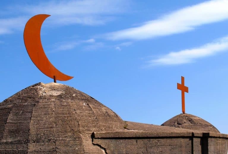 Muzułmanie wyzwoleni spod jarzma Państwa Islamskiego masowo przechodzą na chrześcijaństwo