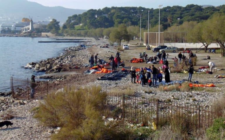 Migranci wciąż masowo przybywają na greckie wyspy