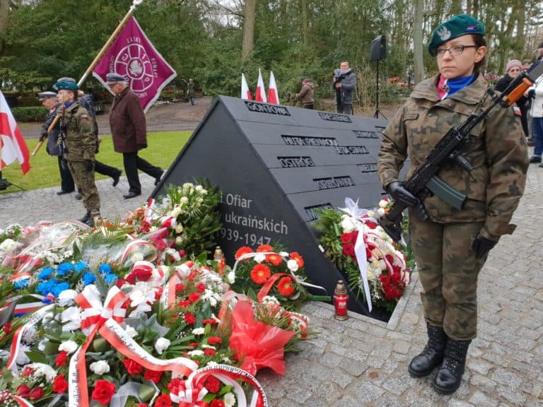 To był pierwszy taki mord. W 76 rocznicę zbrodni w Parośli w Szczecinie odsłonięto pomnik ofiar ukraińskiego ludobójstwa