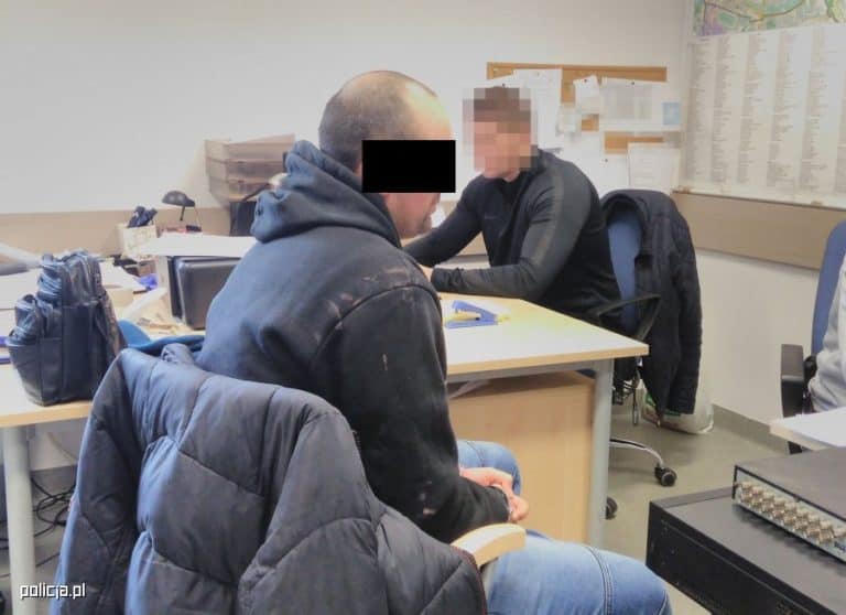 Mokotowscy policjanci przejęli największy w Polsce nielegalny zbiór zabytków archeologicznych