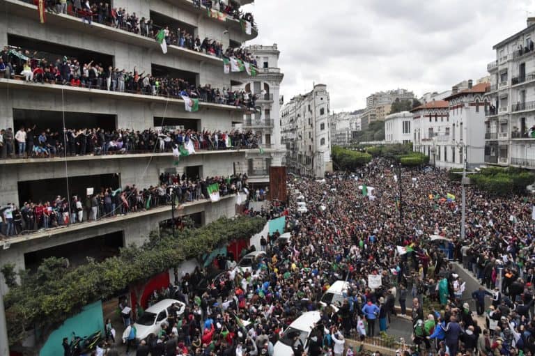 Masowe protesty w Algierii. Dojdzie do kolejnej rewolucji?