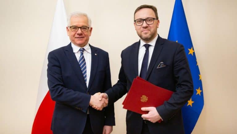 Szef MSZ wręczył Bartoszowi Cichockiemu nominację na ambasadora na Ukrainie