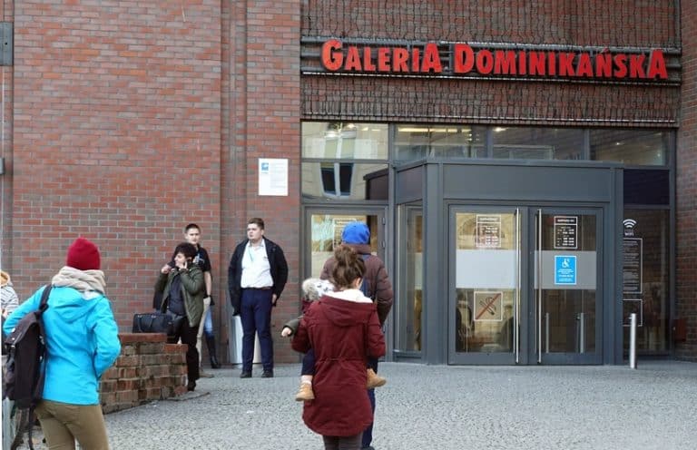 W Galerii Dominikańskiej we Wrocławiu napastnik śmiertelnie ugodził nożem mężczyznę