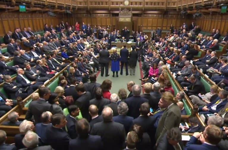 Brytyjska Izba Gmin odrzuciła osiem alternatyw ws. brexitu