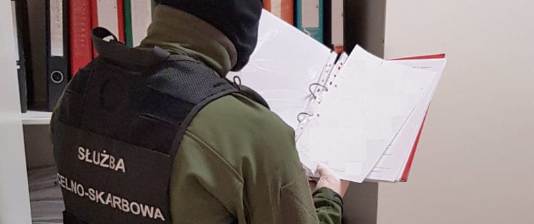 Chcieli wyłudzić z budżetu blisko 1 mld zł, kolejne zatrzymania w grupie przestępczej rozbitej z udziałem podkarpackiej KAS
