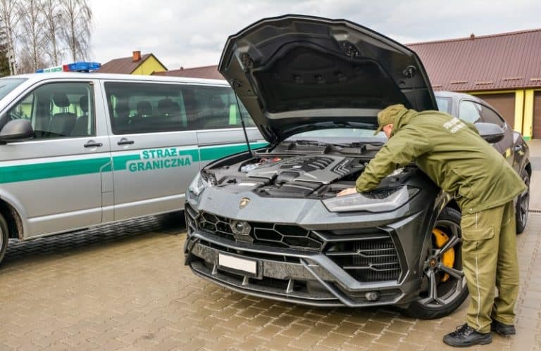 Kradzione lamborghini warte 1,4 mln zł przejęli funkcjonariusze Straży Granicznej