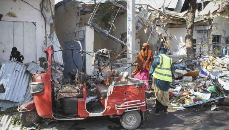 Wybuch samochodu pułapki w Mogadiszu, co najmniej osiem osób nie żyje