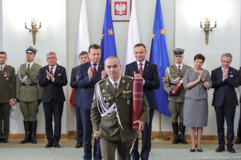 Prezydent Andrzej Duda wręczył pięć nominacji na pierwszy stopień generalski lub admiralski w wojsku