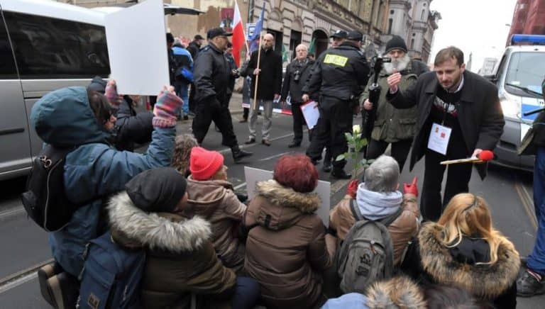 Tzw. „Obywatele RP” próbowali zablokować Marsz Pamięci Żołnierzy Niezłomnych w Łodzi