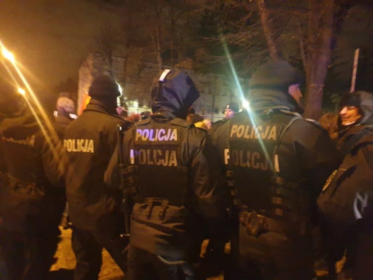 „Totalni” próbowali zakłócić Marsz Żołnierzy Wyklętych, policja zrobiła z nimi porządek