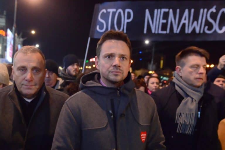 Rafał Trzaskowski nie potępia ataków środowisk LGBT na Zofię Klepacką