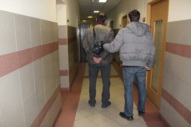 W Wesołej Ukraińcy pokłócili się podczas gry w karty, jeden z nich sięgnął po nóż…