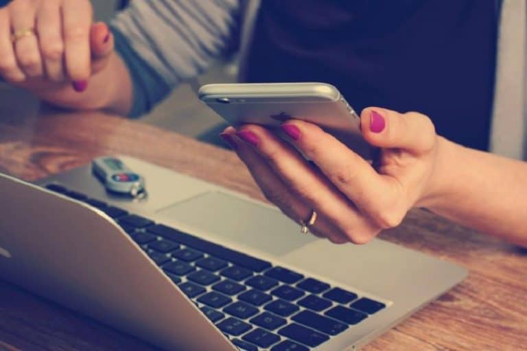 Uważać na otrzymywane sms-y! Mieszkanka Kędzierzyna-Koźla straciła 18 tysięcy zł