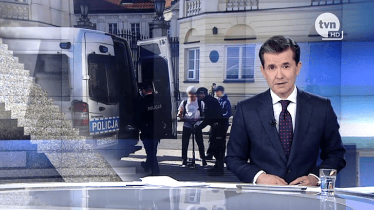 GW i TVN wypuściły fake newsa o rzekomym zatrzymaniu dzieci przez policję za jazdę na hulajnogach przy pomniku smoleńskim