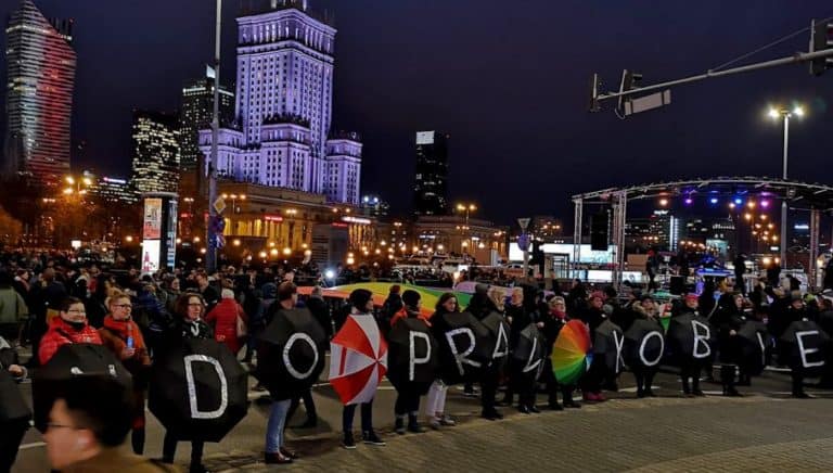 Feministka podczas demonstracji w Warszawie: „Kiedyś doczekamy się ronda Legalnej Aborcji”