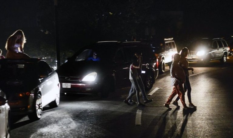 Wenezuela wciąż boryka się z brakiem prądu, szkoły i urzędy zamknięte