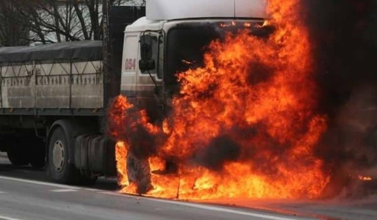 W Bułgarii przewoźnicy spalili ciężarówkę w ramach protestu przeciwko nowym przepisom UE