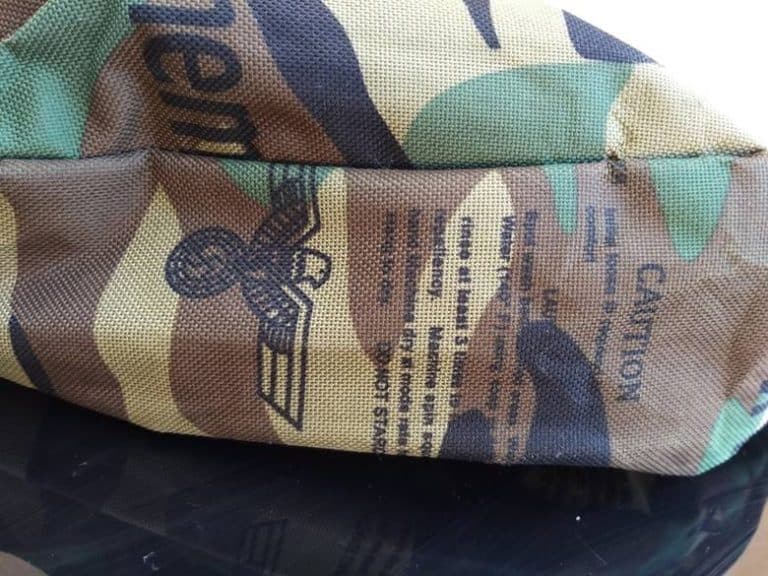 W Auchan można było kupić torbę ze swastyką…