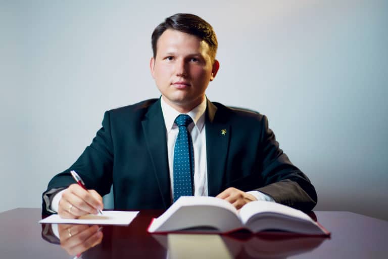 Kobieta zorganizowała konkurs, w którym nagrodą był ekspres do kawy. Ma do zapłacenia kilkanaście tys. złotych kary