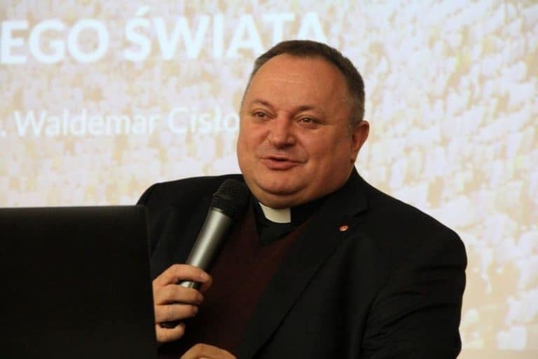 Ks. prof. Cisło o atakach na chrześcijan w Europie: Takiego brutalizmu do tej pory nie mieliśmy
