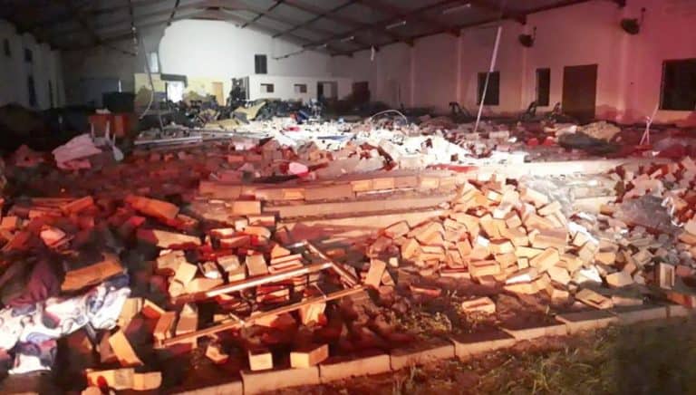 Runął dach kościoła, co najmniej 13 osób poniosło śmierć