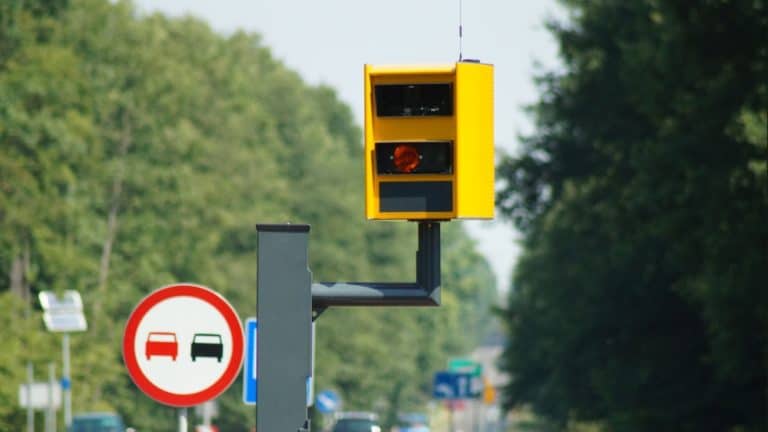 Na polskich drogach pojawi się ok. 100 nowych fotoradarów