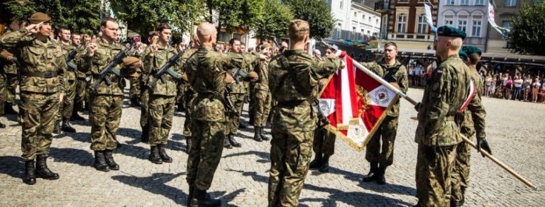 56 żołnierzy 13. Śląskiej Brygady Obrony Terytorialnej złożyło w sobotę w Gliwicach przysięgę wojskową