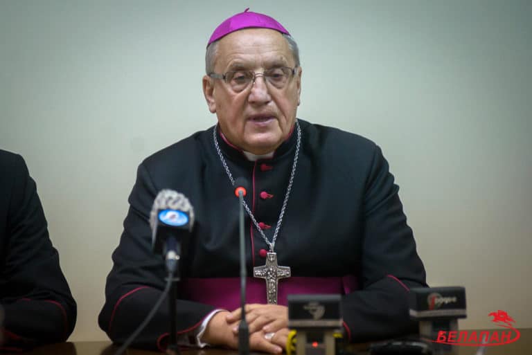 Arcybiskup Kondrusiewicz wezwał władze do Białorusi do zaprzestania usuwania krzyży z Kuropat