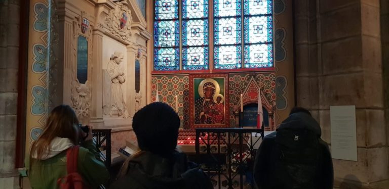 „Kopia ikony jasnogórskiej ocalała z pożaru Notre Dame”