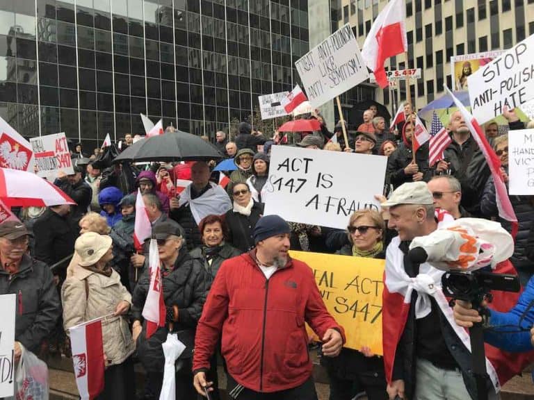 Protesty amerykańskiej Polonii przeciw ustawie o restytucji mienia pożydowskiego